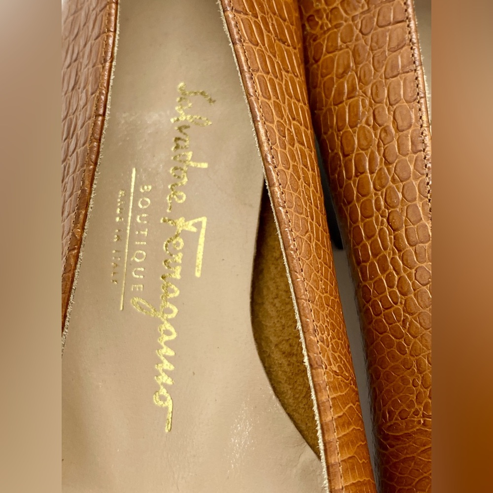 Salvatore Ferragamo Vara bow brown pump shoes - Picture 6 of 11